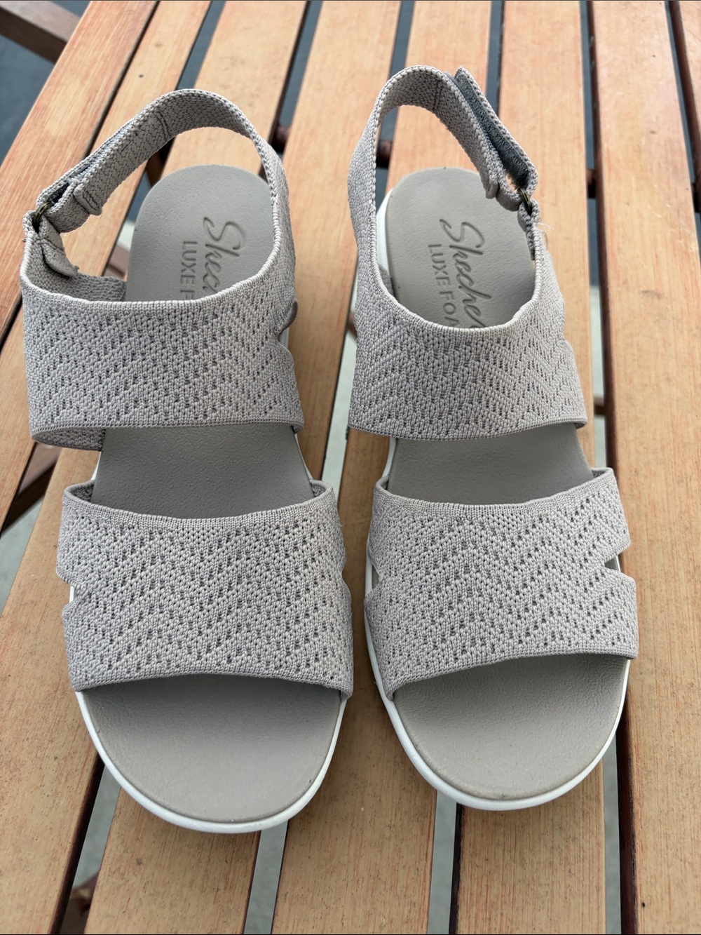 Skechers Women's Khaki Knit Hook-and-Loop Sandals Size 9 EUC